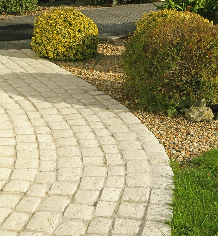 Pavage dans un jardin